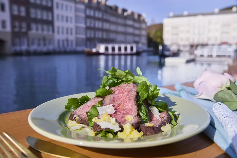 豊後牛グリル文旦と香草のサラダ添え（イメージ）