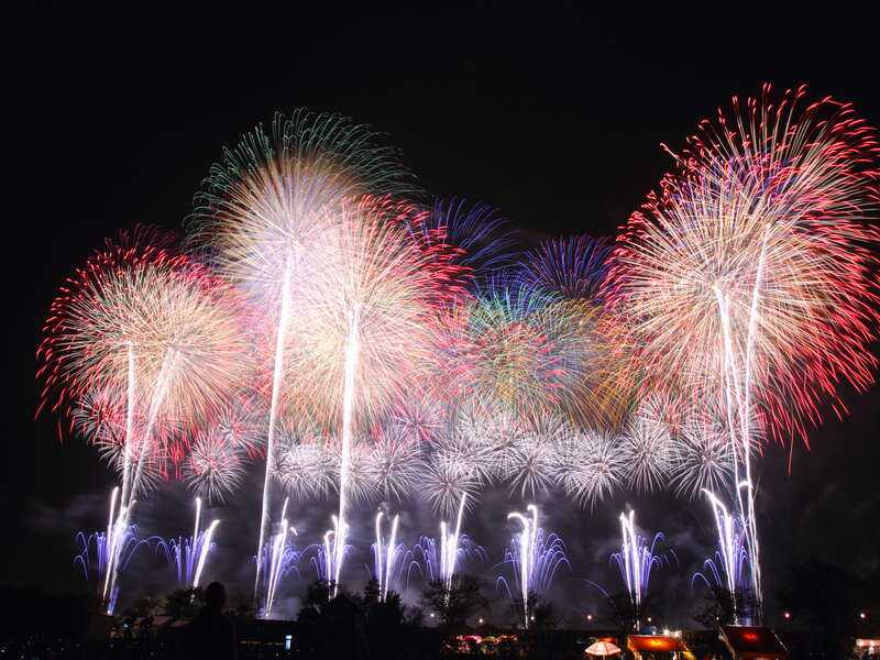 土浦全国花火競技大会ワイドスターマイン（イメージ）