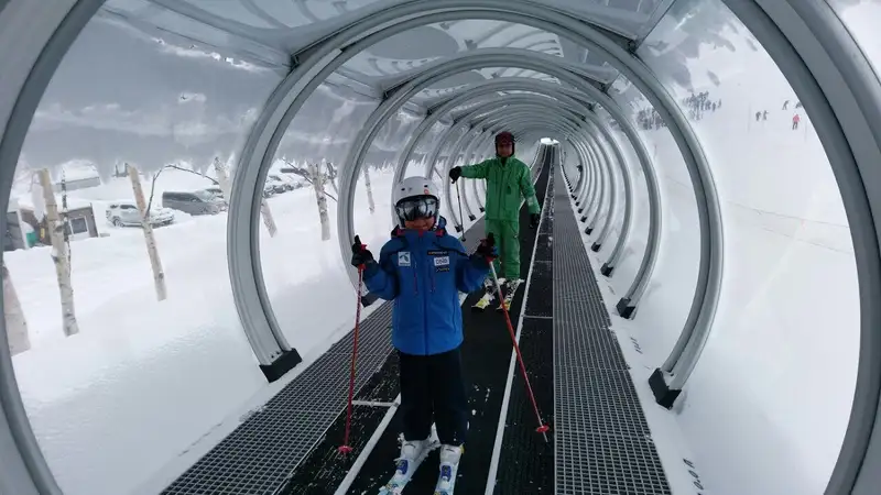 風防付スノーエスカレーター