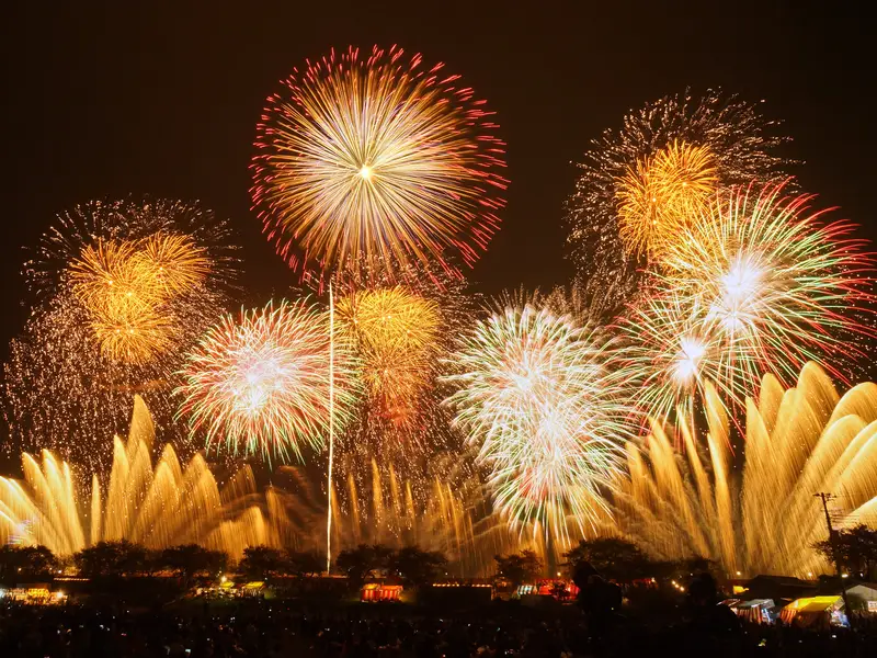 土浦全国花火競技大会の打ち上げ花火（一例）
