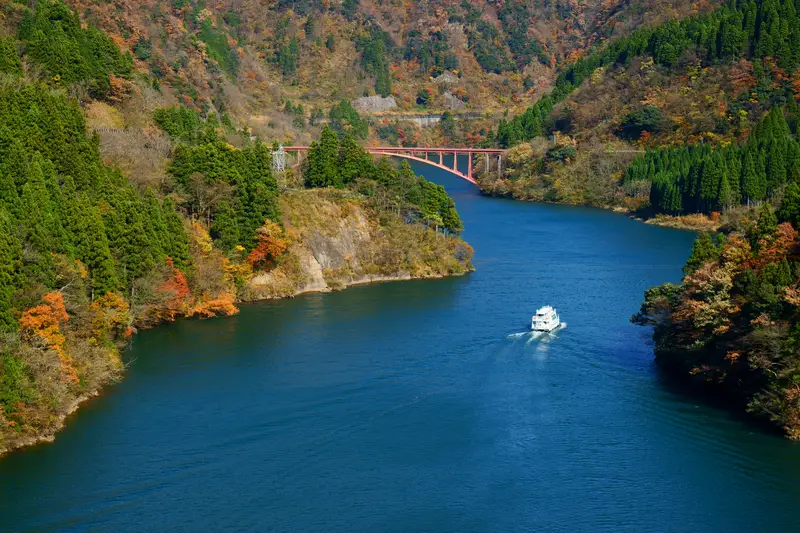 庄川峡遊覧船 秋