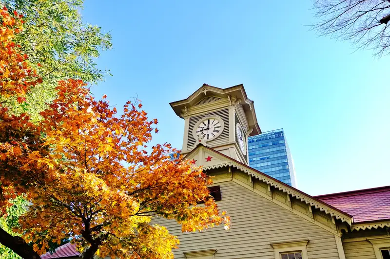 秋の札幌市時計台