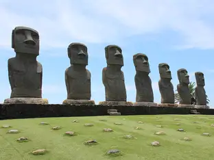 サンメッセ日南のモアイ像