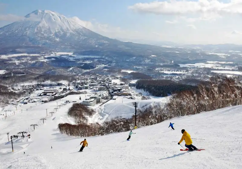 昼間のゲレンデの様子