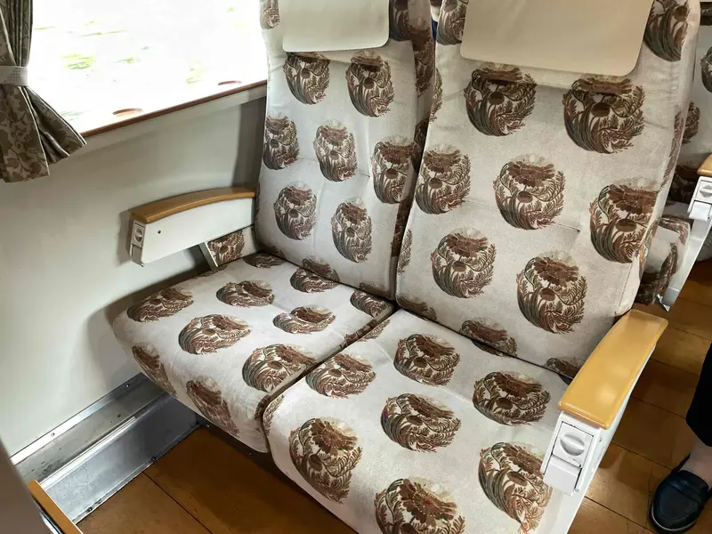 A列車車内の座席